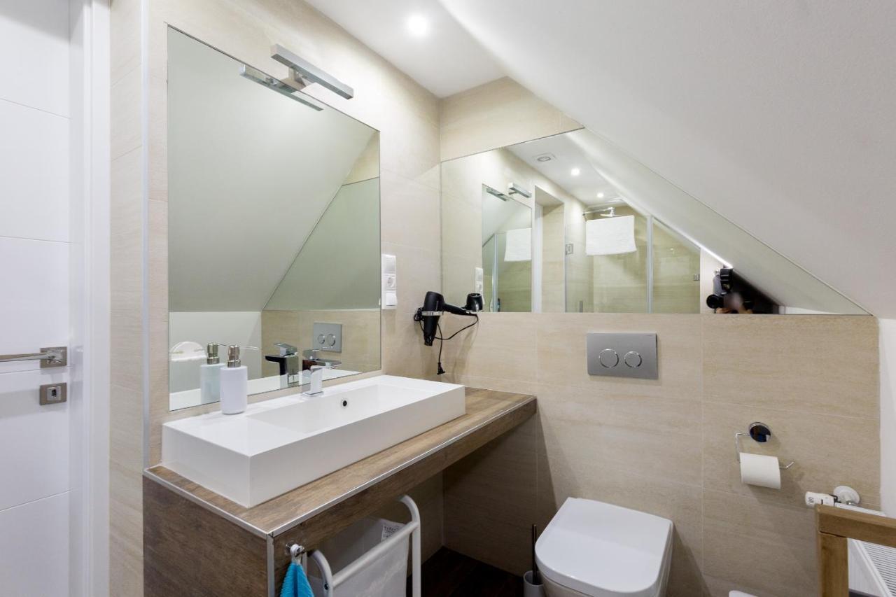 Budapest Central Square 2 Bedrooms Suite - Michaelides Voeroesmarty Square Residences Exterior foto