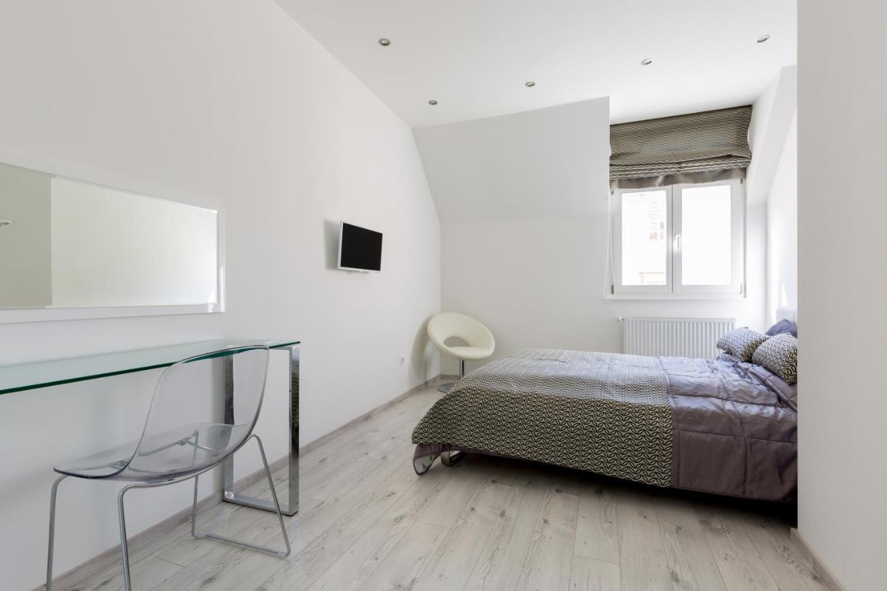 Budapest Central Square 2 Bedrooms Suite - Michaelides Voeroesmarty Square Residences Exterior foto