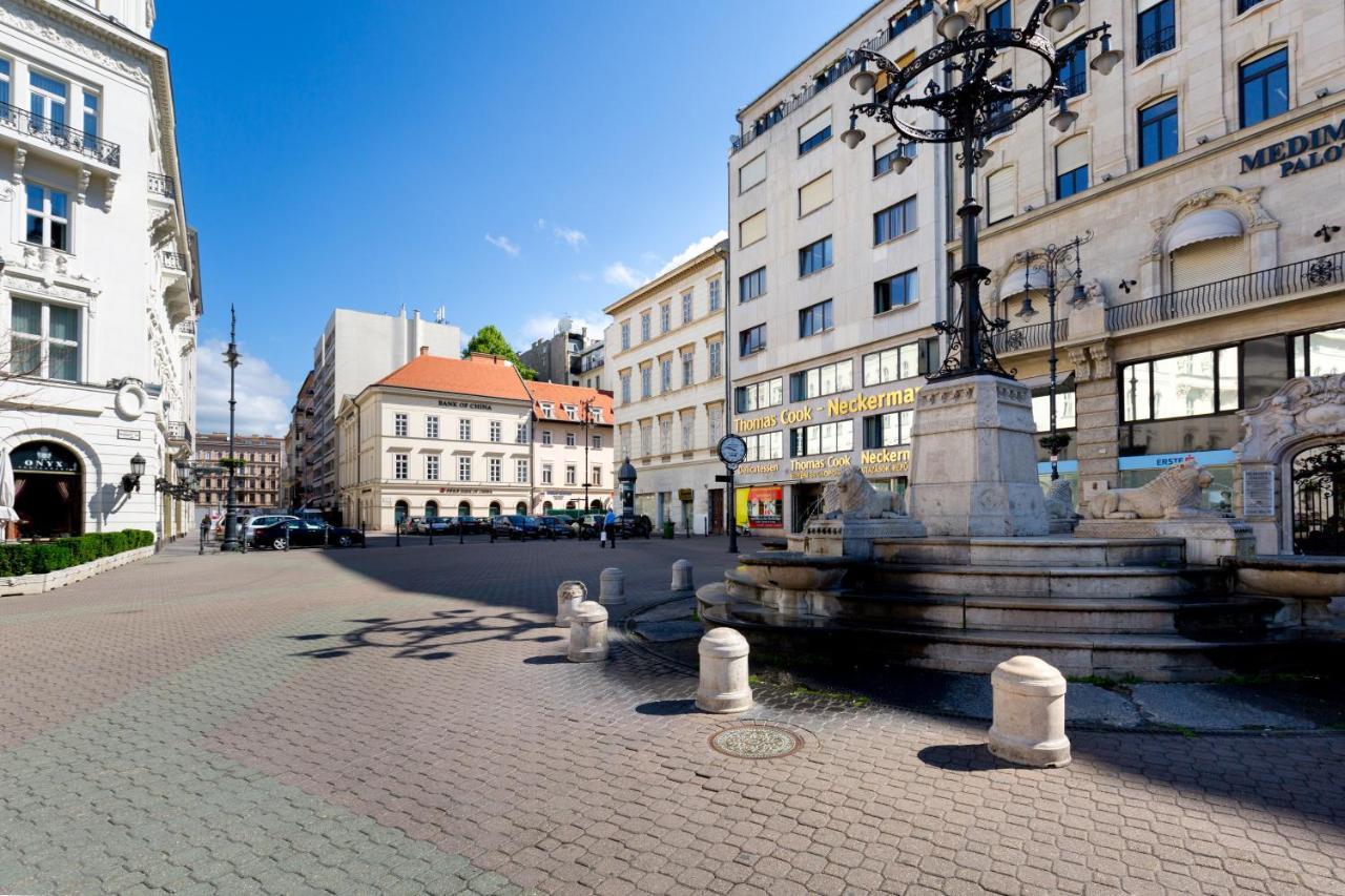 Budapest Central Square 2 Bedrooms Suite - Michaelides Voeroesmarty Square Residences Exterior foto