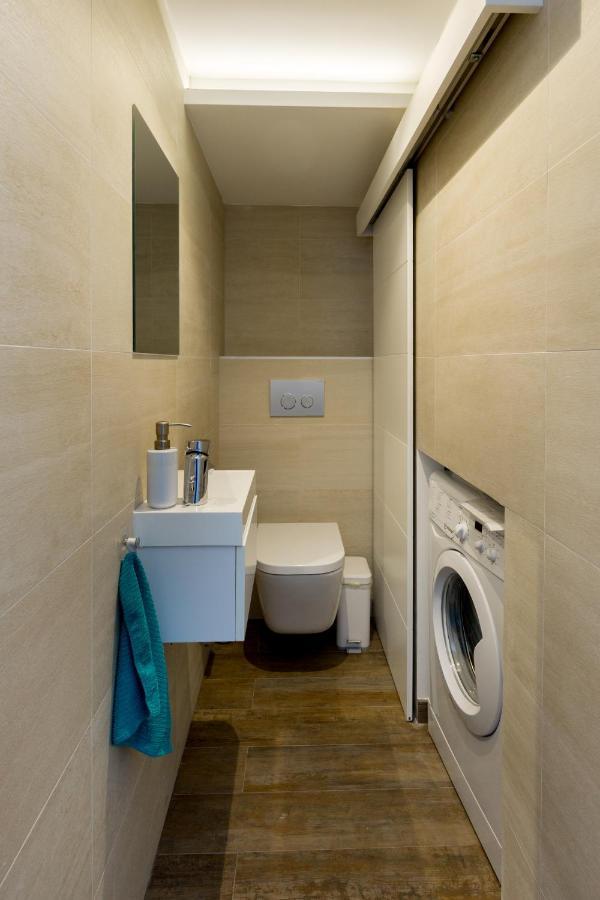 Budapest Central Square 2 Bedrooms Suite - Michaelides Voeroesmarty Square Residences Exterior foto