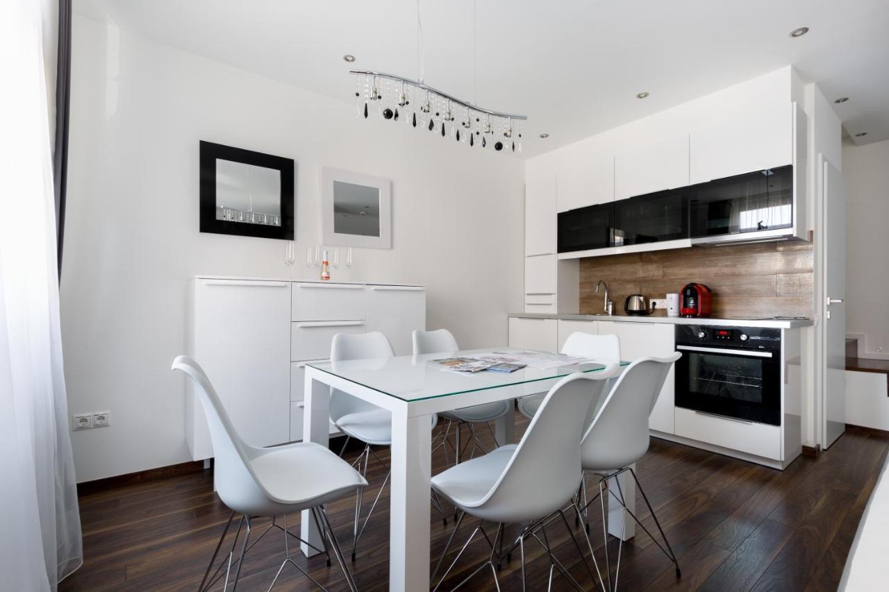 Budapest Central Square 2 Bedrooms Suite - Michaelides Voeroesmarty Square Residences Exterior foto